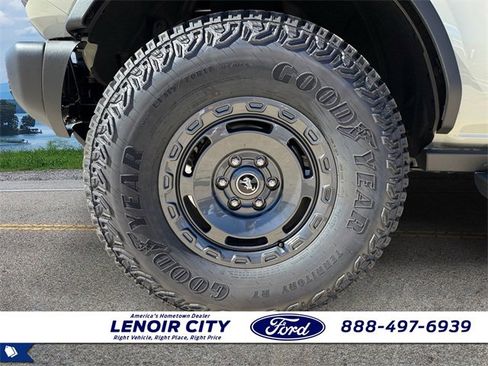 New 2025 Ford Bronco Badlands w/ Sasquatch Package image 9