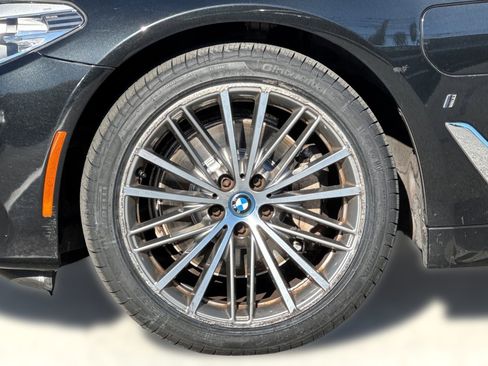 Used 2018 BMW 530e w/ Premium Package 2 image 11