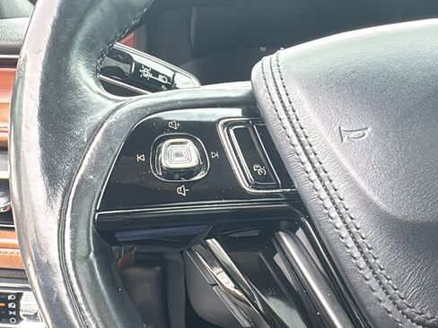 Used 2020 Lincoln Aviator Reserve w/ Equipment Group 201A RWD image 23