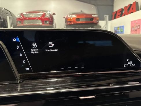 Used 2023 Cadillac Escalade ESV V AWD/4WD image 97