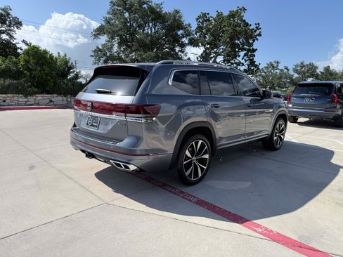 Used 2024 Volkswagen Atlas SEL Premium R-Line AWD/4WD image 6