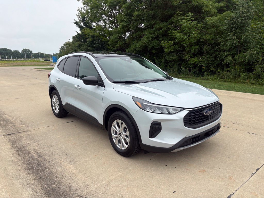 Used 2026 Ford Escape Active w/ Cold Weather Package FWD image 11
