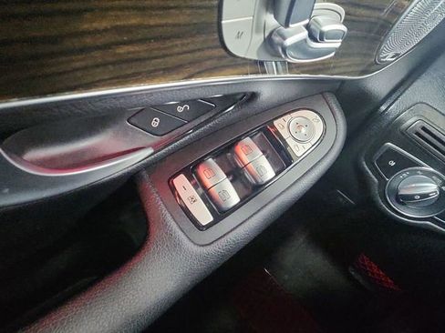 Used 2020 Mercedes-Benz GLC 300 4MATIC image 16