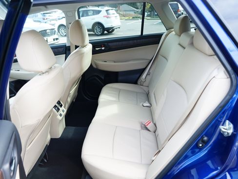 Used 2017 Subaru Outback 2.5i Limited image 19