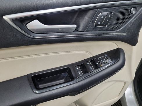 Used 2019 Ford Edge Titanium FWD image 27