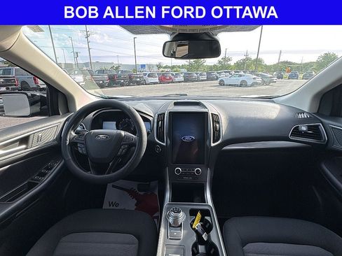 Used 2022 Ford Edge SE w/ Black Appearance Package AWD/4WD image 17