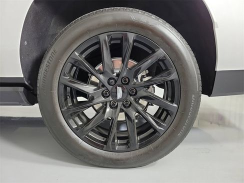 Certified 2024 Cadillac Escalade ESV Sport Platinum w/ LPO, ONYX Package image 10