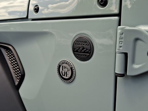 Used 2024 Jeep Wrangler Unlimited Sport AWD/4WD image 30