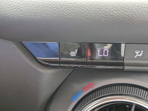 Used 2024 Chevrolet Blazer LT w/ Midnight/Sport Edition FWD image 24