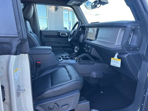 New 2025 Ford Bronco Outer Banks w/ Sasquatch Package image 10