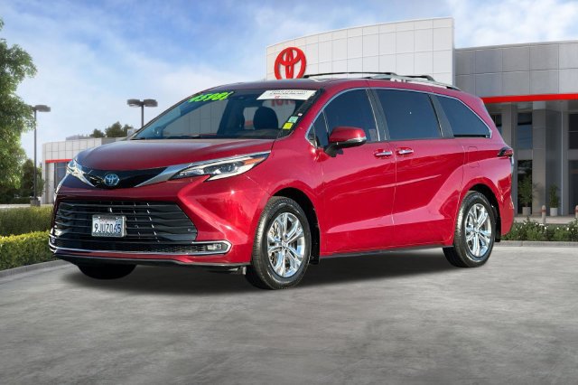 Certified 2023 Toyota Sienna Platinum AWD/4WD image 10
