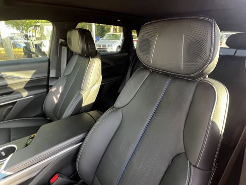 Used 2025 Cadillac Lyriq Sport image 18