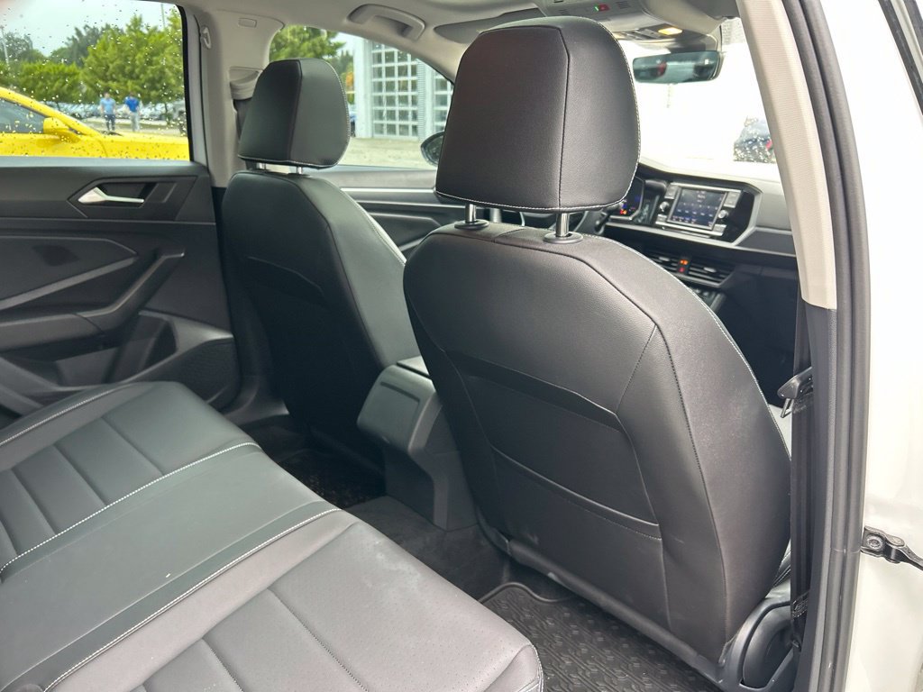 Certified 2024 Volkswagen Jetta SE FWD image 48