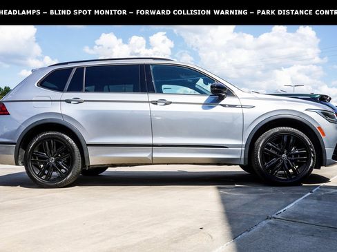 Used 2022 Volkswagen Tiguan SE R-Line image 2