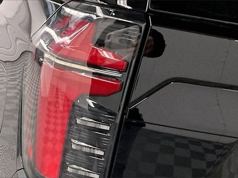 Used 2025 Chevrolet Tahoe Z71 image 30