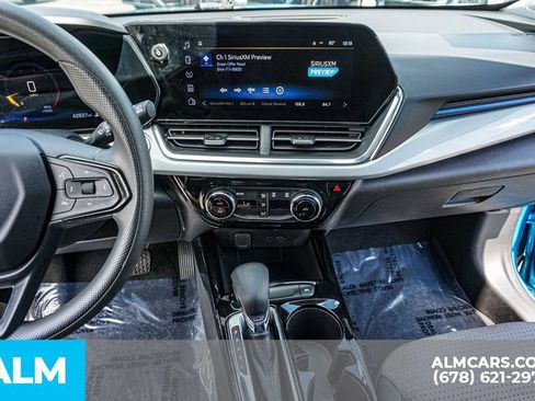 Used 2025 Chevrolet Trax LT FWD image 37