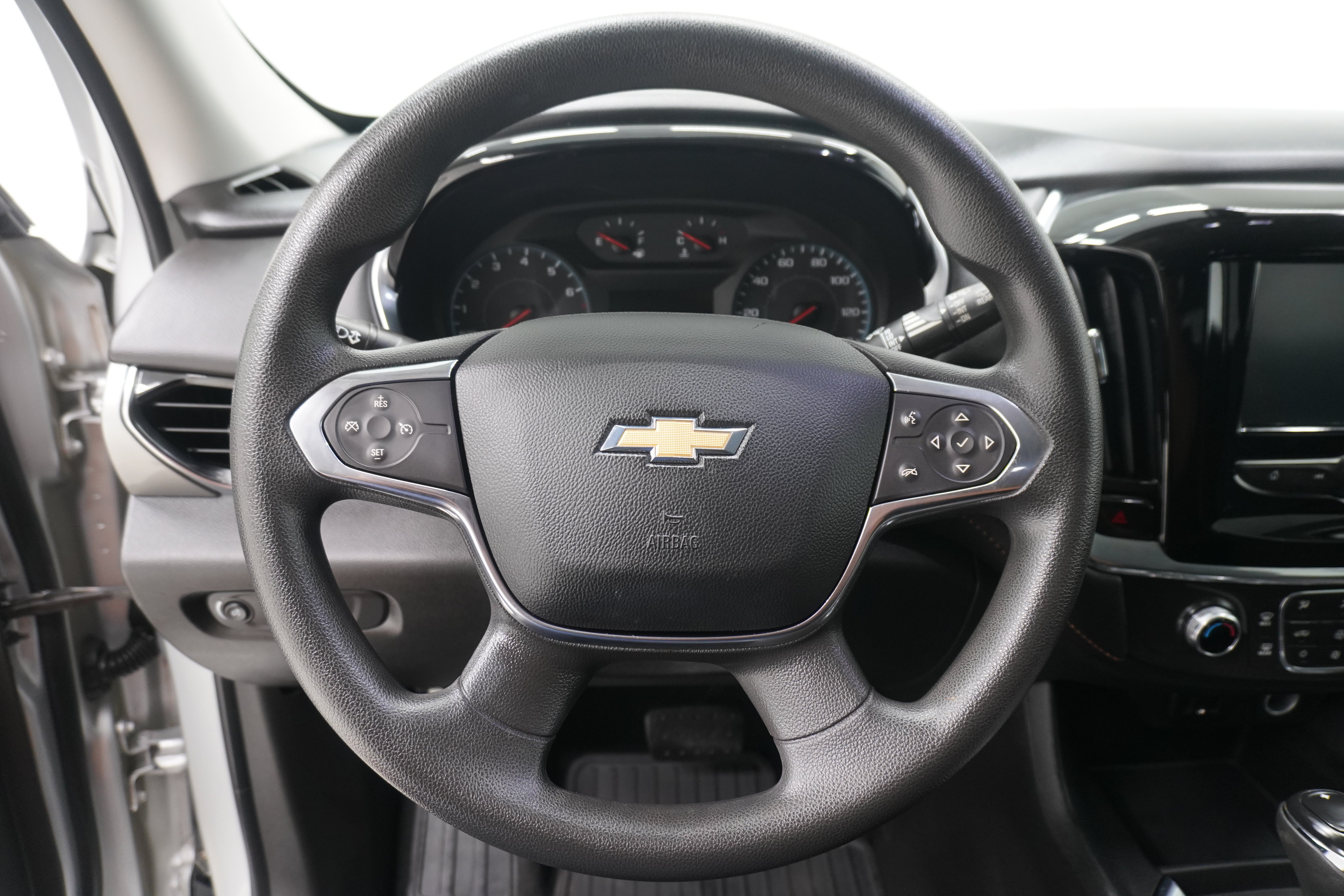Used 2019 Chevrolet Traverse LS FWD image 17