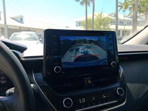 Used 2022 Toyota Corolla LE image 21