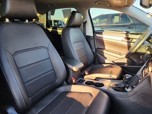 Used 2022 Volkswagen Passat 2.0T SE image 15