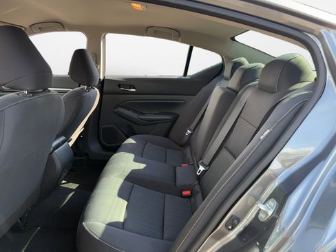 Used 2022 Nissan Altima 2.5 SV AWD/4WD image 13