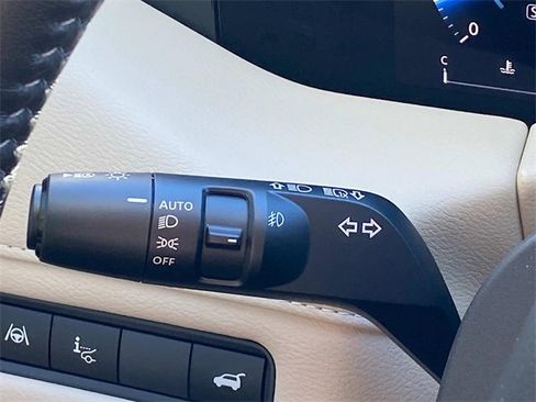 Used 2025 Nissan Armada Platinum image 23