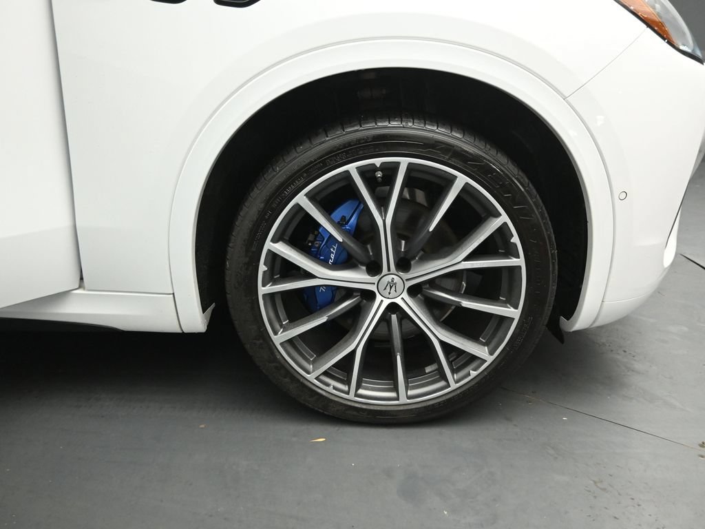 Used 2023 Maserati Grecale Modena AWD/4WD image 28