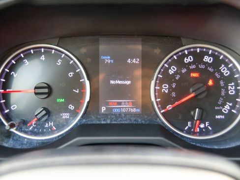 Used 2021 Toyota RAV4 XLE image 12