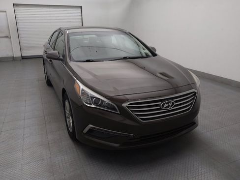 Used 2015 Hyundai Sonata SE w/ Option Group 09 FWD image 14