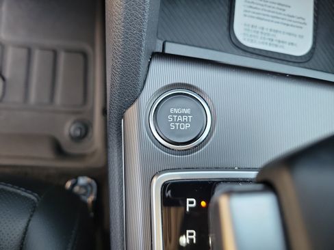 Used 2026 Kia Sportage EX w/ EX Panorama Roof Package image 13