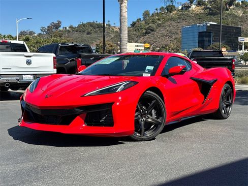 New 2025 Chevrolet Corvette E-Ray image 2