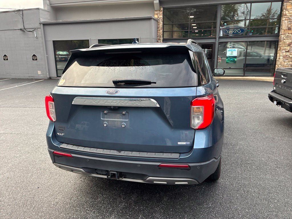 Used 2020 Ford Explorer XLT w/ Equipment Group 202A AWD/4WD image 15