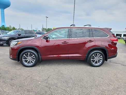 Used 2017 Toyota Highlander XLE AWD/4WD image 1