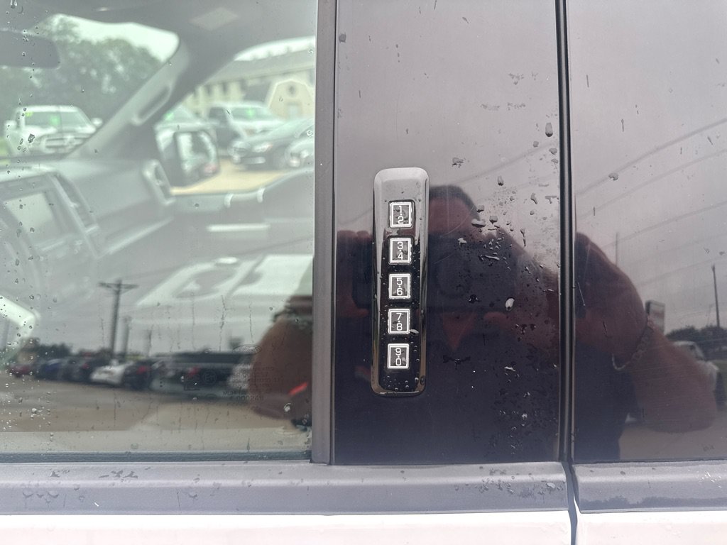 Used 2020 Ford F150 Lariat AWD/4WD image 26