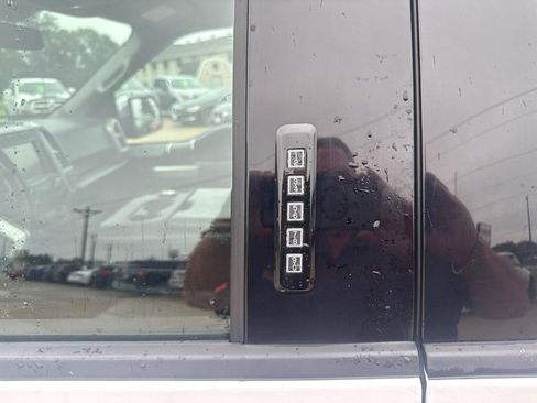 Used 2020 Ford F150 Lariat AWD/4WD image 26