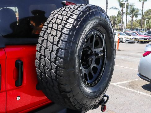 Used 2018 Jeep Wrangler Sport AWD/4WD image 12