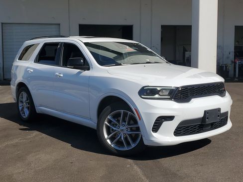 Used 2024 Dodge Durango GT image 1