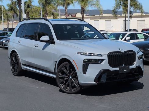Certified 2024 BMW X7 xDrive40i w/ M Sport Package AWD/4WD image 2