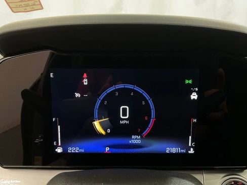 Used 2025 Chevrolet Trax LT w/ LT Convenience Package FWD image 15