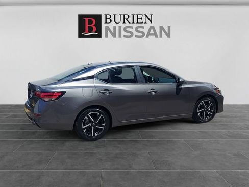 Used 2024 Nissan Sentra SV FWD image 5