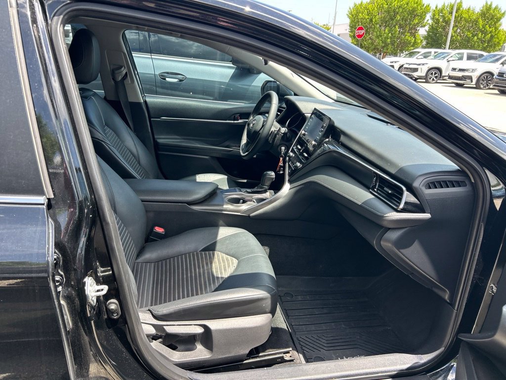 Used 2022 Toyota Camry SE FWD image 36