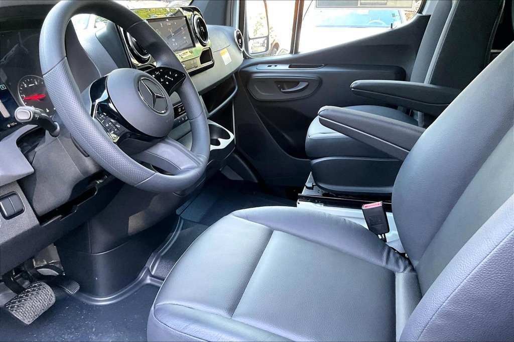 New 2026 Mercedes-Benz Sprinter 2500 image 7