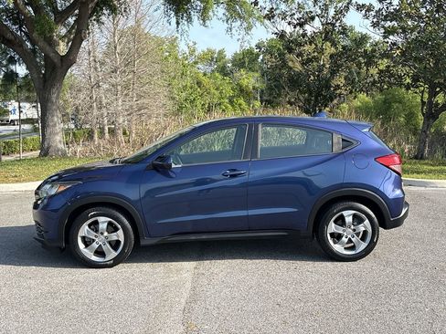 Used 2017 Honda HR-V LX image 4