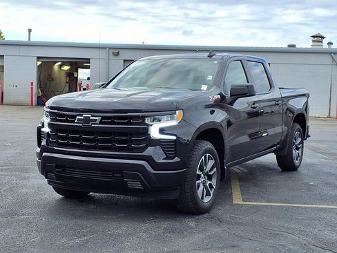 Used 2024 Chevrolet Silverado 1500 RST AWD/4WD image 2