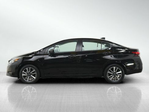 Used 2025 Nissan Versa SV FWD image 2