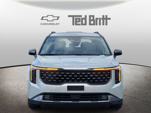 Used 2025 Kia Carnival SX Prestige image 2