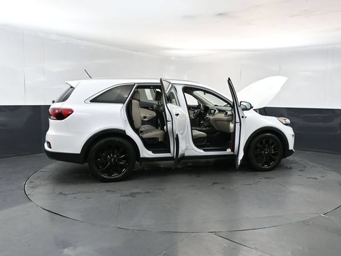 Used 2020 Kia Sorento EX AWD/4WD image 26