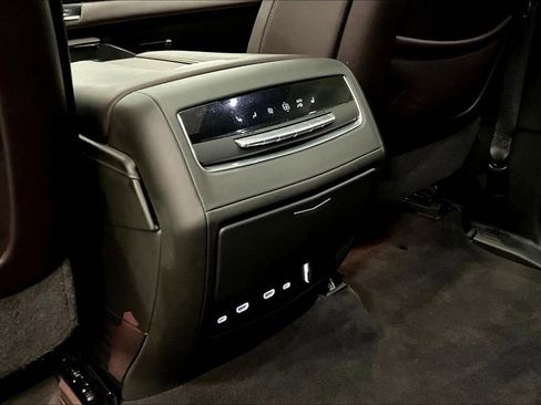 Certified 2023 Cadillac Escalade ESV V AWD/4WD image 10