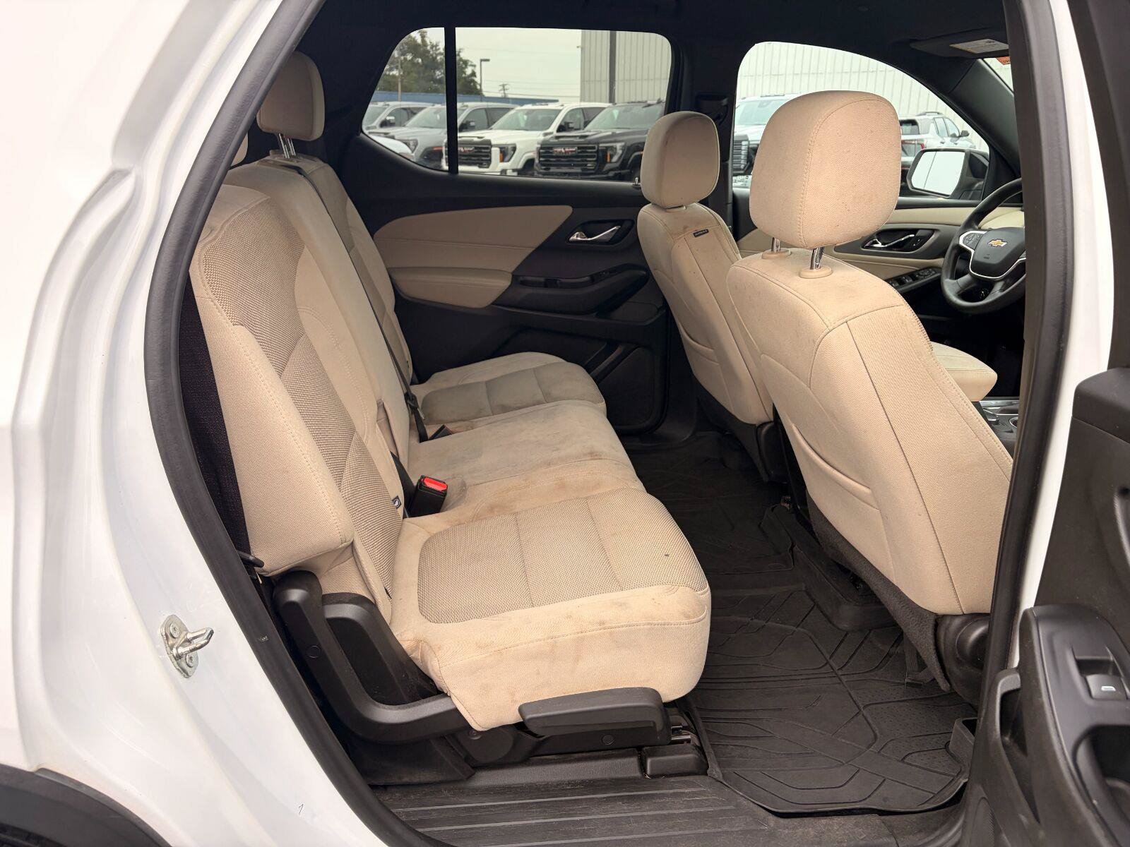 Used 2022 Chevrolet Traverse LS FWD image 28