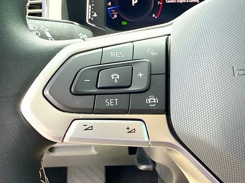 Used 2023 Volkswagen Atlas SE FWD image 39