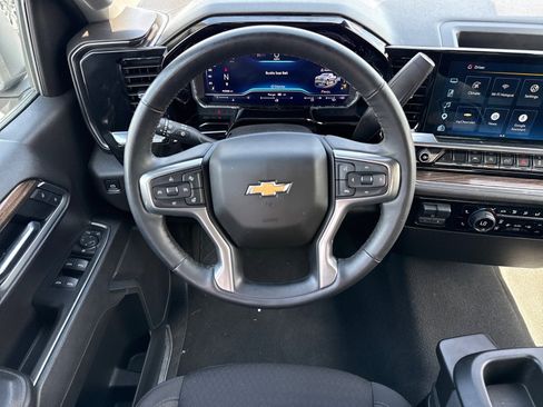 Used 2025 Chevrolet Silverado 1500 LT AWD/4WD image 14